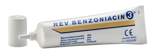 REV BENZONIACIN 3 CREMA 30 ML - Farmacia Mastrangelo 